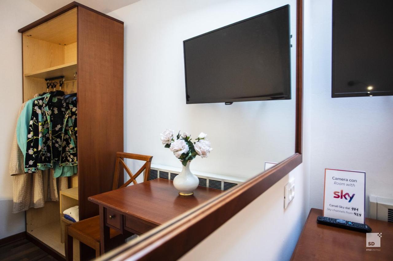 Hotel Blumen Collection By Gsa Hotels Bologna Exterior photo