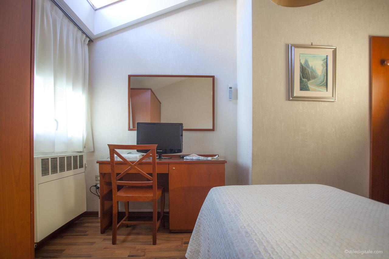 Hotel Blumen Collection By Gsa Hotels Bologna Exterior photo
