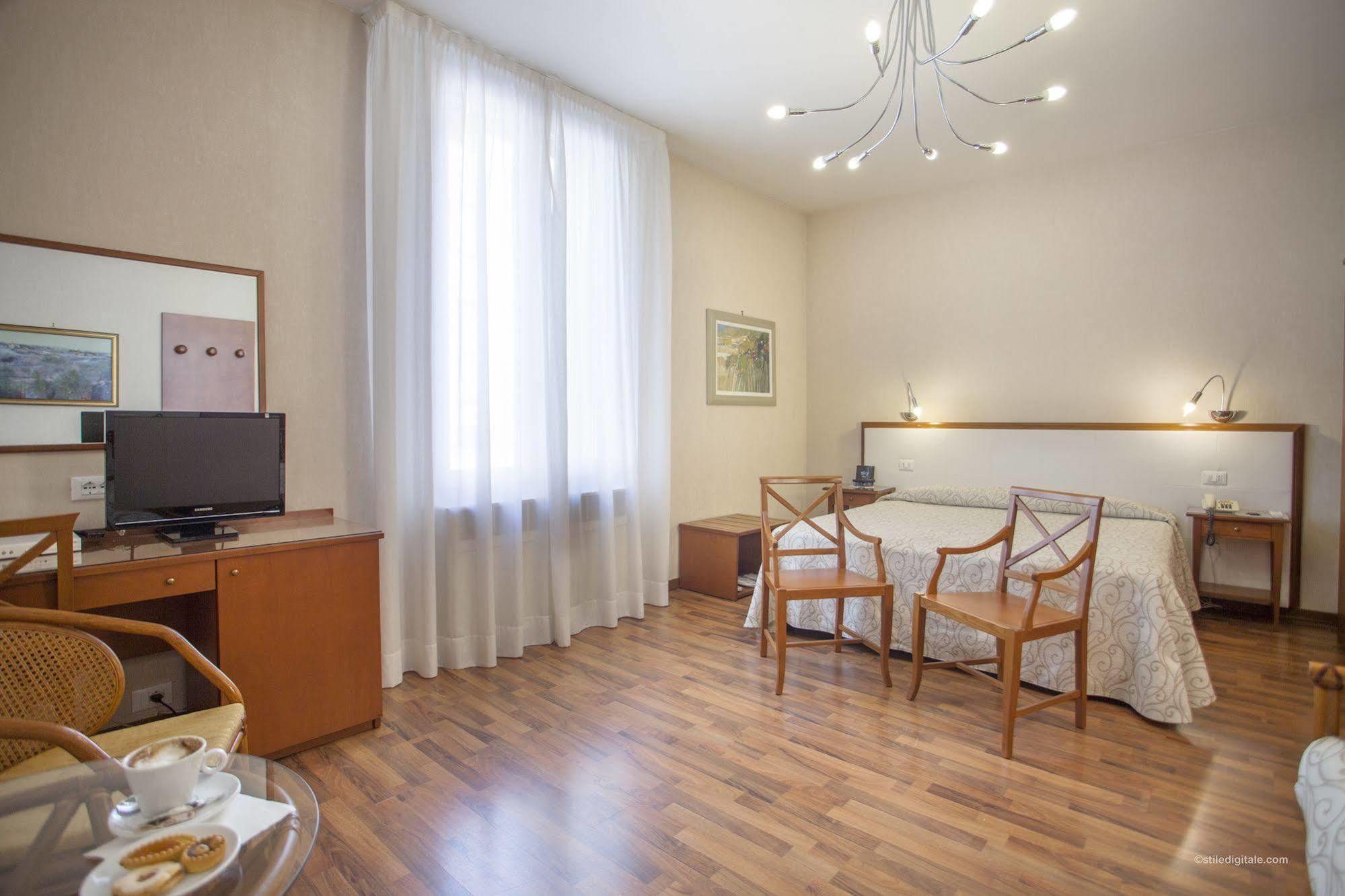 Hotel Blumen Collection By Gsa Hotels Bologna Exterior photo